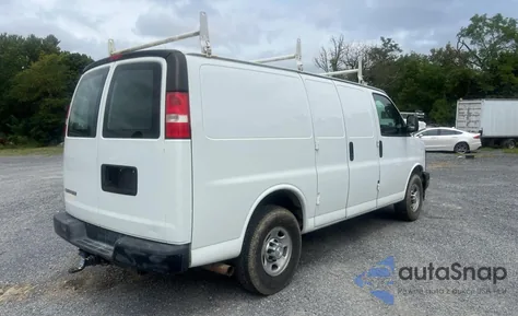 2017 Chevrolet Express G2500 из США, поврежденный, VIN 1GCWGAFG9H1255591